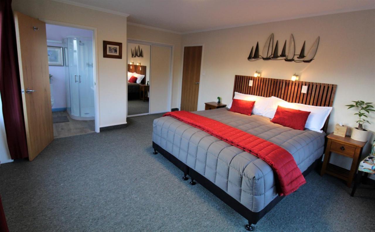 Labyrinth Gardens Guest House Takaka Exterior foto